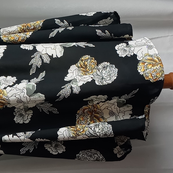 Indulge Floral off shoulder Blouse - Picture 10 of 13